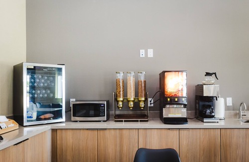 Northeast Houston Hotel | Palace Inn Blue Houston East Beltway 8