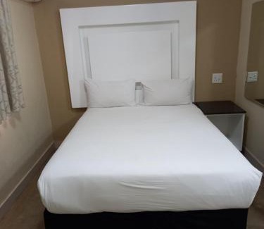 Newlands West Hotel | Palace Lodge Sea Cow Lake