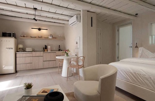 Downtown Santa Fe Cabina | Palace Modern Residences at the Railyard - 2 Home Compound