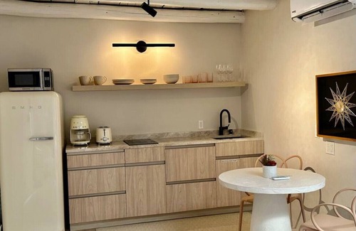 Downtown Santa Fe Cabina | Palace Modern Residences at the Railyard - 2 Home Compound