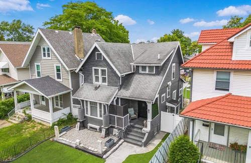 Old North Columbus Casa | Palace Ramses: OSU/SOHUD Luxury Home w/ Barcade/Gym/Throne/ 1st Flr Master Suite