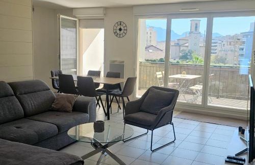 La Capelette Apartamento | Palais Omnisports, appart 4 personnes lumineux avec terrasse