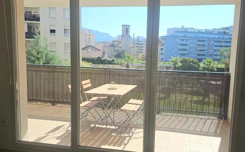 La Capelette Apartamento | Palais Omnisports, appart 4 personnes lumineux avec terrasse