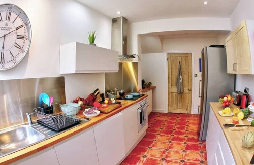 Eastbourne's Theatre District Casa | Palatial Central Seafront Villa Zen Garden BBQ Superking Bedroom Suites parking