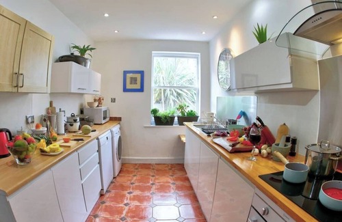 Eastbourne's Theatre District Casa | Palatial Central Seafront Villa Zen Garden BBQ Superking Bedroom Suites parking