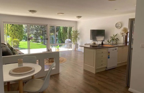 Bonny Hills Casa | Palatial home, pool, minutes to Rainbow Beach