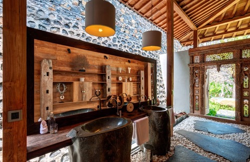Banjar Casa | Palatial Wooden Villa, 4br, Lovina