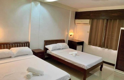 Puerto Princesa City Centre Hotel | Palawan-Rose Inn