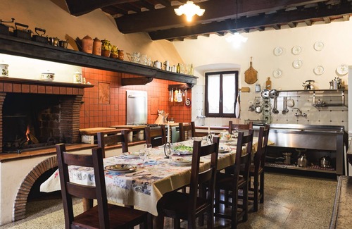 Mologno Villa | Palazzo Pasquini, impresionantes vistas, piscina privada, WIFI, ¡opción de chef!