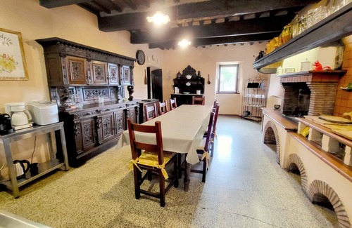 Mologno Villa | Palazzo Pasquini, impresionantes vistas, piscina privada, WIFI, ¡opción de chef!
