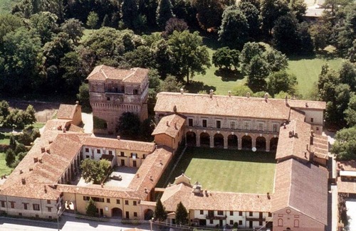 Torre Pallavicina Casa | Palazzo Barbò retiro moderno