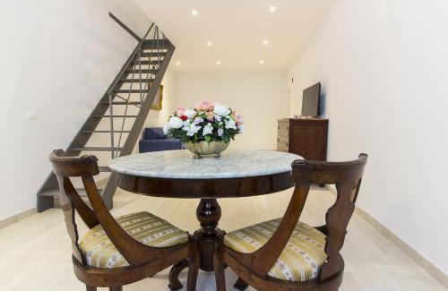 Naples City Centre Apartamento | Palazzo d'Auria ApartHotel