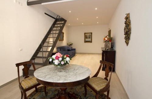 Naples City Centre Apartamento | Palazzo d'Auria ApartHotel