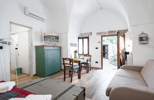Galatone Apartamento | Palazzo Rolli - La Stanza del Camino & La Stanza delle Botti