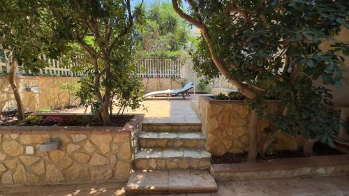 Addaura Casa | Palermo a due passi dal mare Mondello Addaura villetta con terrazzo