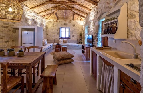 Neromilos Casa | Paliokaliva Village