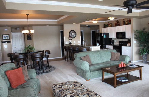 Lake Ozark Condominio | Palisades Point- Lakefront Escape! Condominio de alta gama con vista de millones de dólares!