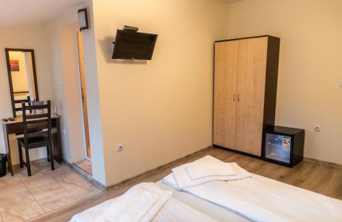 Elena Hotel | Palitsi Dam Complex