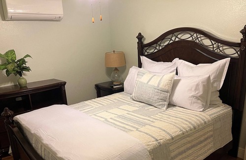 Marathon Complejo | Palm - 2 Bedroom/1 Bath Villa Sleeps 4 located at Safe Harbor Marathon