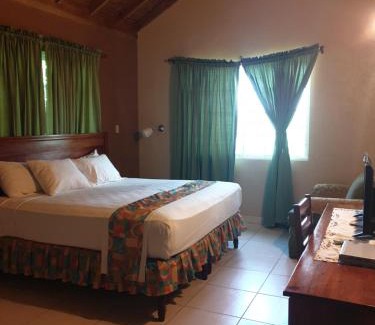 Montego Bay Casa | Palm Bay Guest House & Restaurant