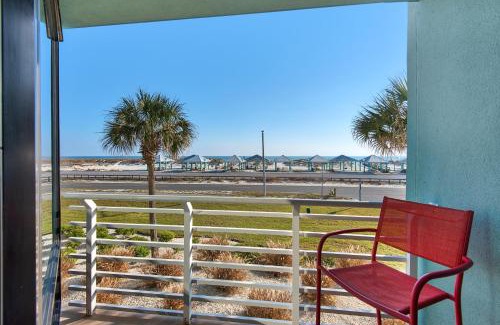 Pensacola Beach Casa | Palm Beach Club 4-127 Parrot-dise Palms