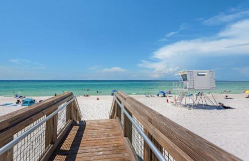 Pensacola Beach Casa | Palm Beach Club 4-127 Parrot-dise Palms