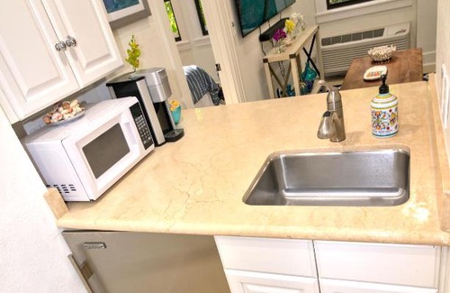 Palm Beach - West Palm Beach Apartamento | Palm Beach Paradise Walk to Beach Pool WiFi 86" TV WiFi