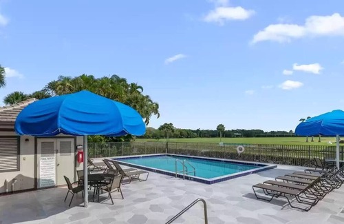 Wellington Condominio | Palm Beach Polo Club/ Equestrians/ Inside the West gate