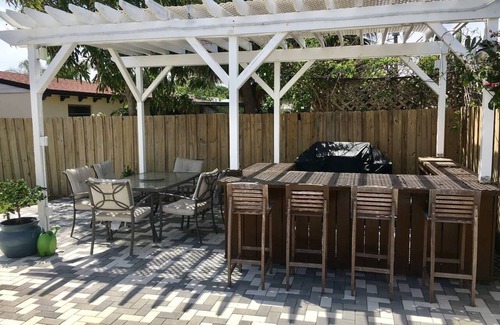 Florida North Atlantic Coast Apartamento | Palm Beach Studio Retreat - parrilla de patio al aire libre