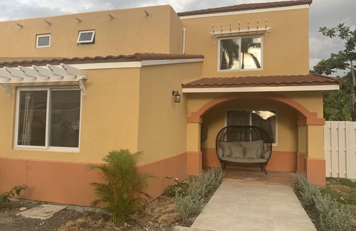 Montego Bay Cabaña | Palm Breeze Cottage -GATED COMMUNITY, Piscina, Acceso a la playa, HipStrip, CERCA DEL AEROPUERTO