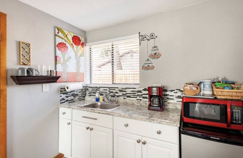 Spring Hill Apartamento | Palm Breeze Private Entry Suite+Large Driveway near Weeki Wachee Springs 4 miles