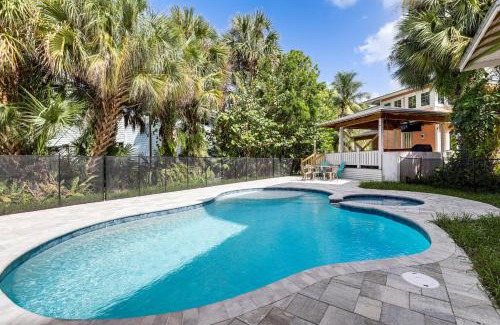 Palm City Casa | Palm City Home with Pool and Florida Room - Near Golf