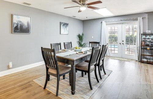 Palm Harbor Casa | Palm Coast Escape with Outdoor Oasis 6 Mi to Shore!