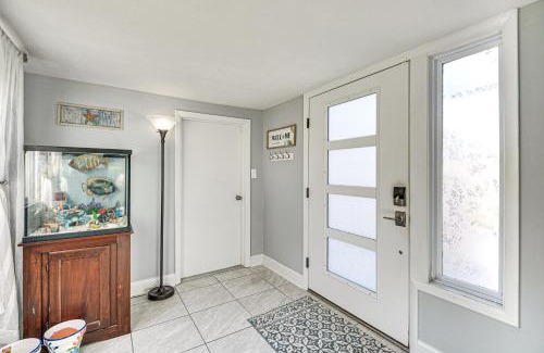Palm Harbor Casa | Palm Coast Home with Screened Patio, 3 Mi to Beach!