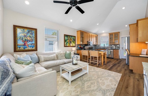 Sunset Reef Casa | Palm Cottage- Escape to Paradise, steps from the beach!
