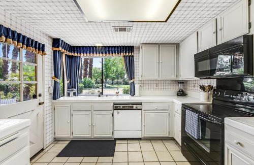 Palm Desert Apartamento | Palm Desert Charm Permit