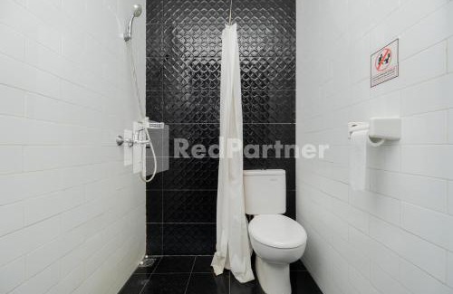Jakarta Hotel | Palm Eight Mitra RedDoorz