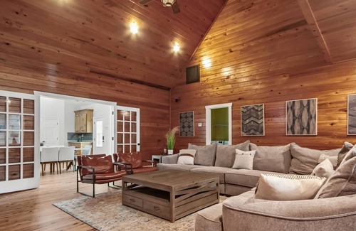 Socastee Casa | Palm & Gem | Luxury home in Myrtle Beach with resort-style pool, outdoor kitchen