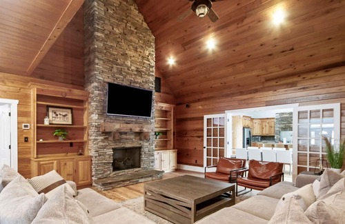 Socastee Casa | Palm & Gem | Luxury home in Myrtle Beach with resort-style pool, outdoor kitchen