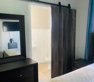 Palapye Cabina | Palm Inn Boutique Palapye