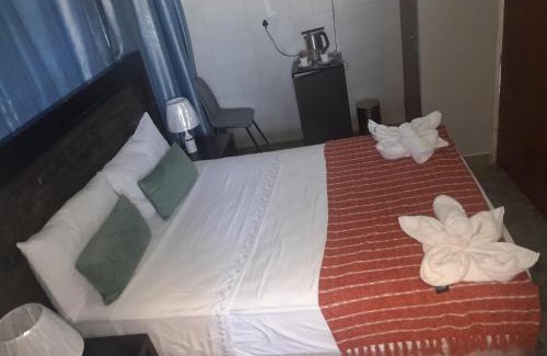 Palapye Cabina | Palm Inn Boutique Palapye