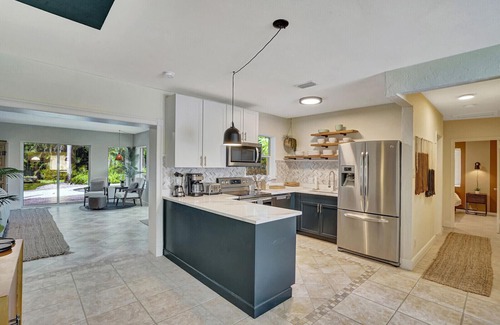 Country Club Park Casa | Palm Jungle House