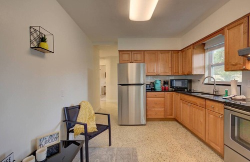 South Pinellas Community Council Apartamento | Palm Oasis 2/2 Serene Backyard Private Poolside