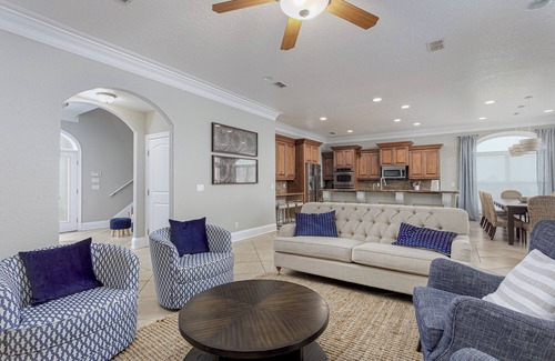 Villa Segunda Casa | 🌴Palm Palace🌴Sleeps 30 w/ Elevator | Private Pool | Game Room | Pet Friendly