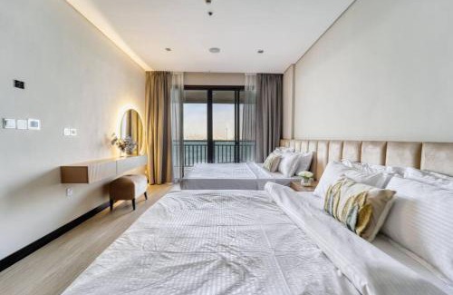 Palm Jumeirah Apartamento | Palm Paradise 1BR - Beachfront Escape with Pool, Gym, Parking & Balcony