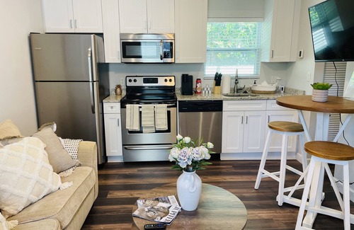 Southwest Casa | Palm Paradise Bungalow; Minutes from Palm Beach