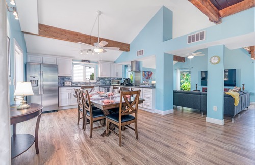 Bay Isle Casa | Palm Paradise - Pet Friendly Home on Siesta Key w/ Large Heated Private Pool & Outdoor Area!