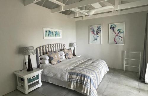Southport Casa | Palm Sands Beach House - 22 sleeper
