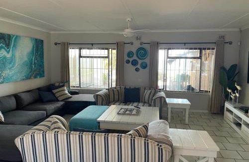 Southport Casa | Palm Sands Beach House - 22 sleeper