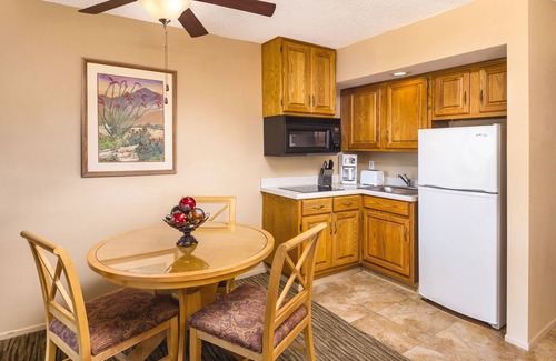 Palm Springs Complejo | Palm Springs, CA: 1BR Condo, Pet-Friendly Resort w / Pool, Golf, Atracciones Cerca